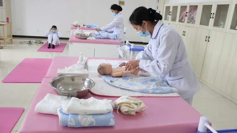 小标题：哺乳期堵奶，常见原因解析