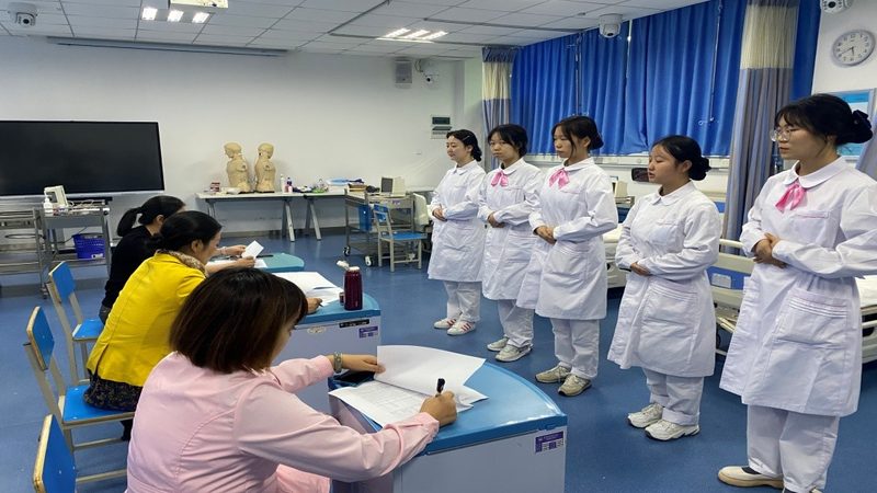 小标题：孕期皮肤干燥的原因